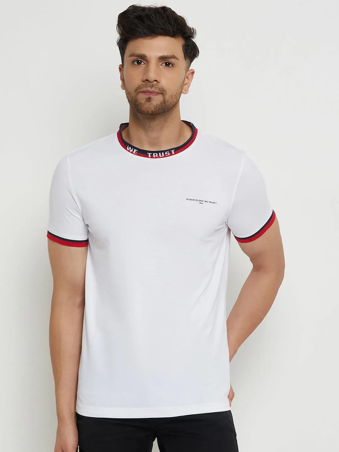 Camla Barcelona Men’S Red Detail Round Neck White T-Shirt