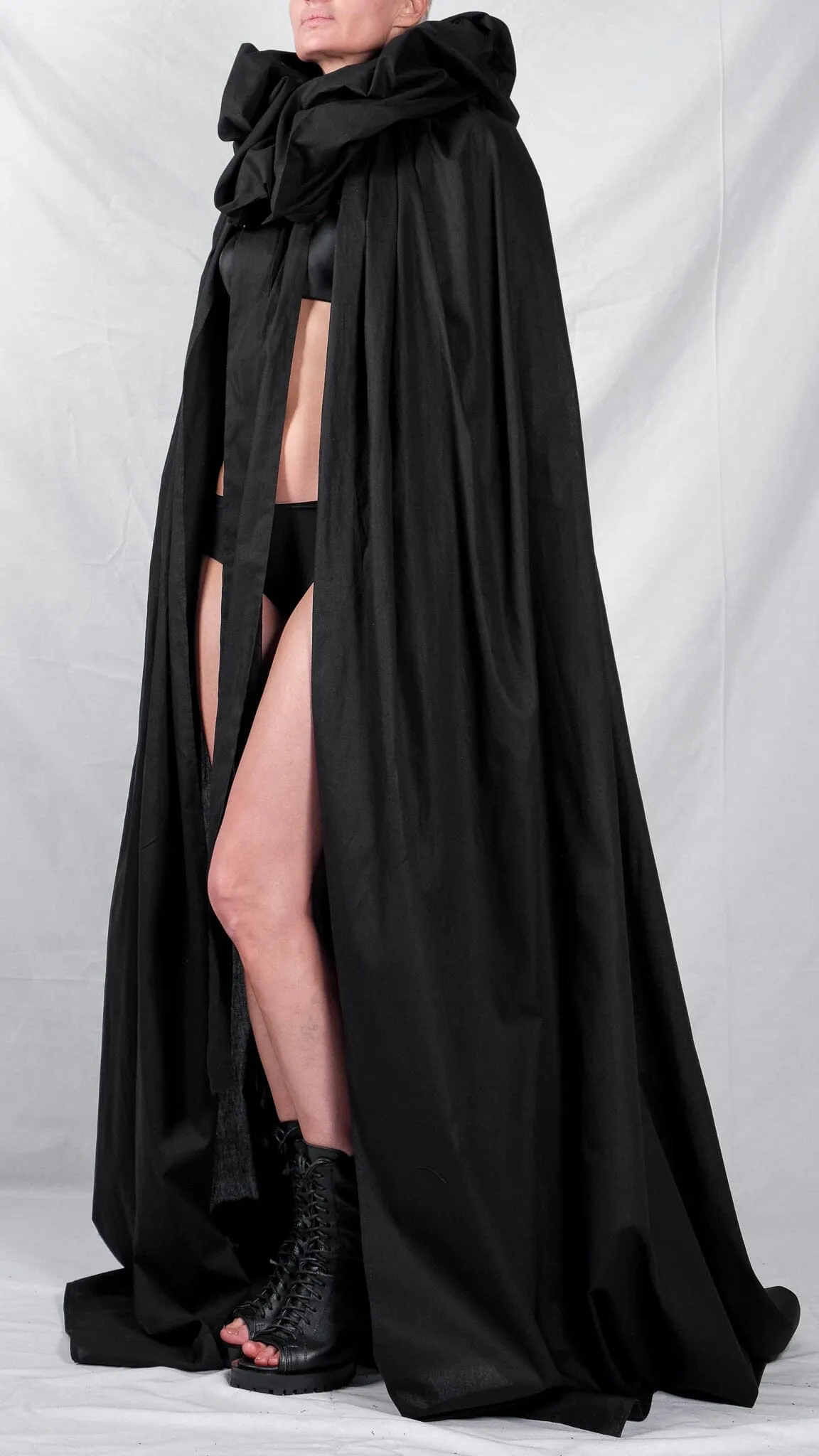 Cotton Cape with Balloon Collar