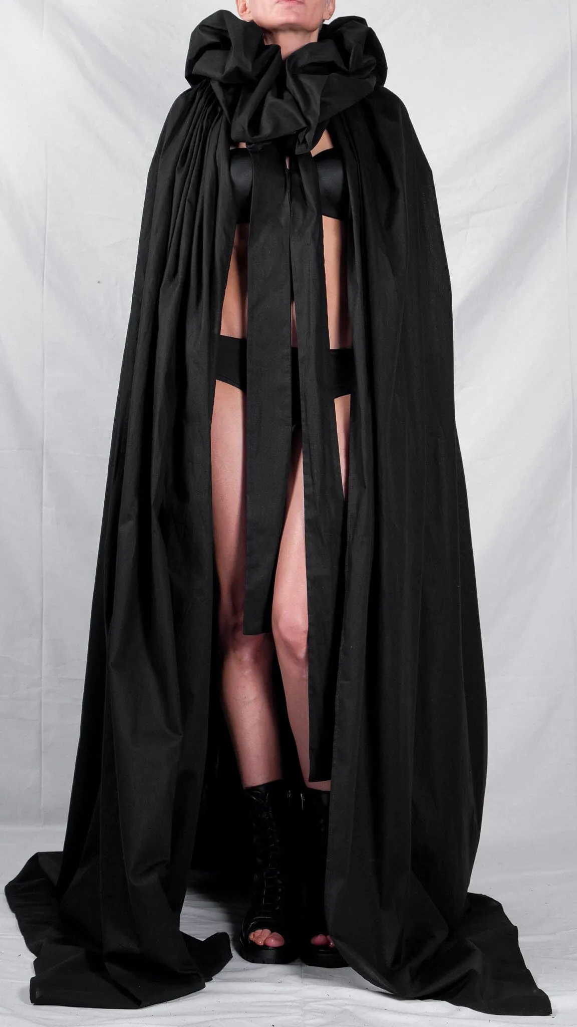 Cotton Cape with Balloon Collar