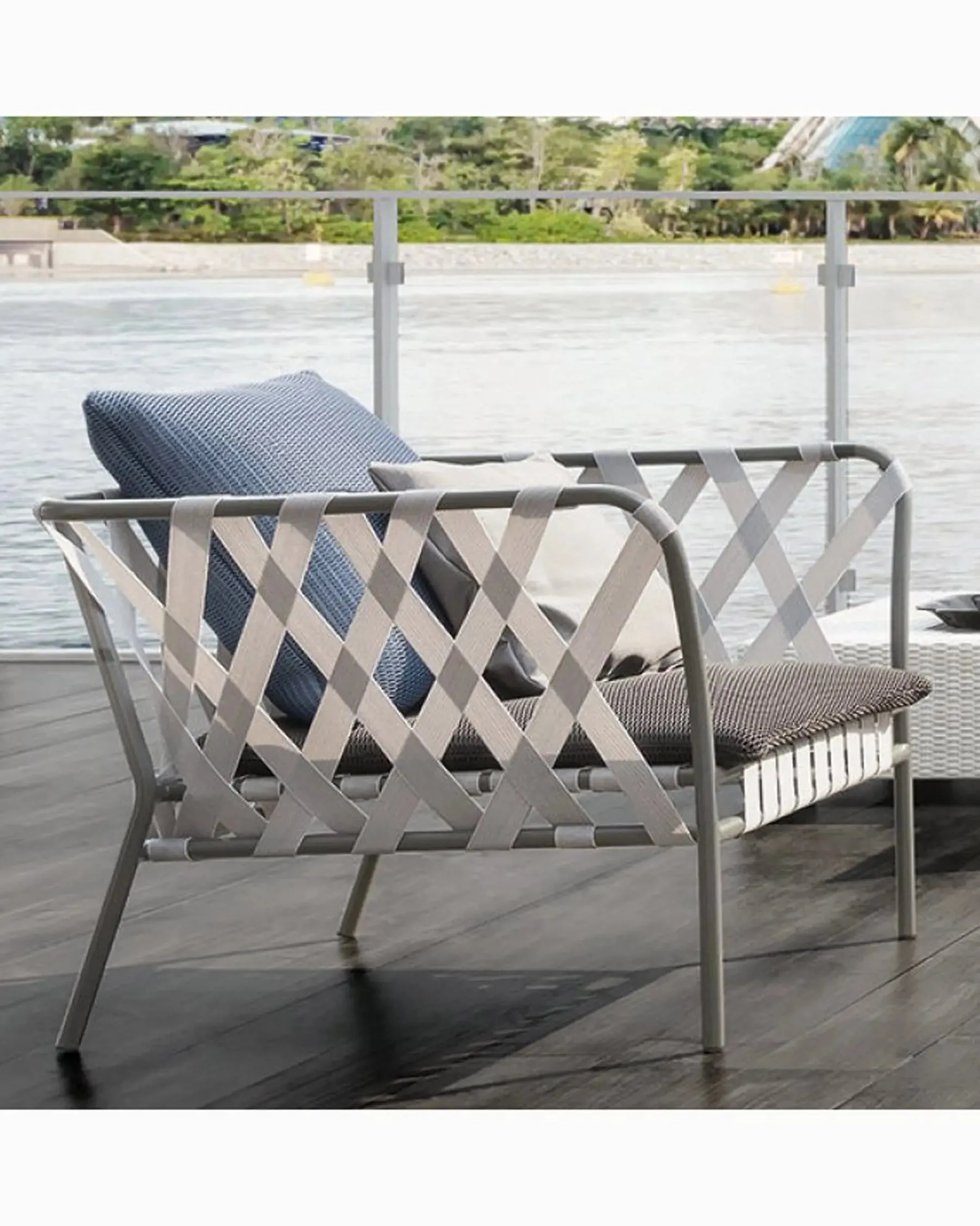 InOut 851 Armchair