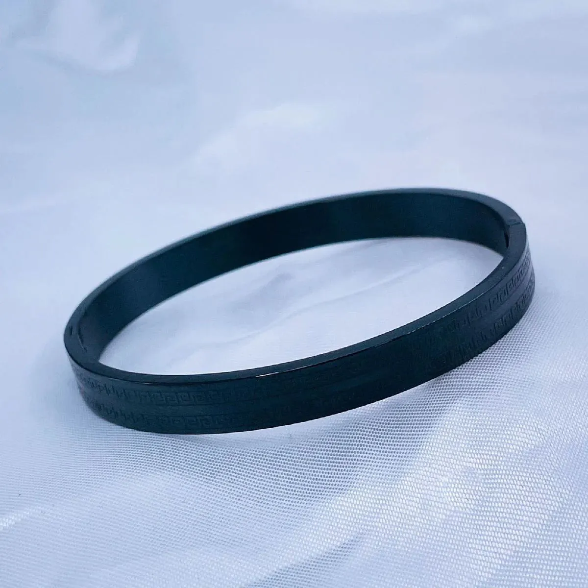 Men's Stylish Black Stainless Steel Bangle Kada Bracelet by a Designer