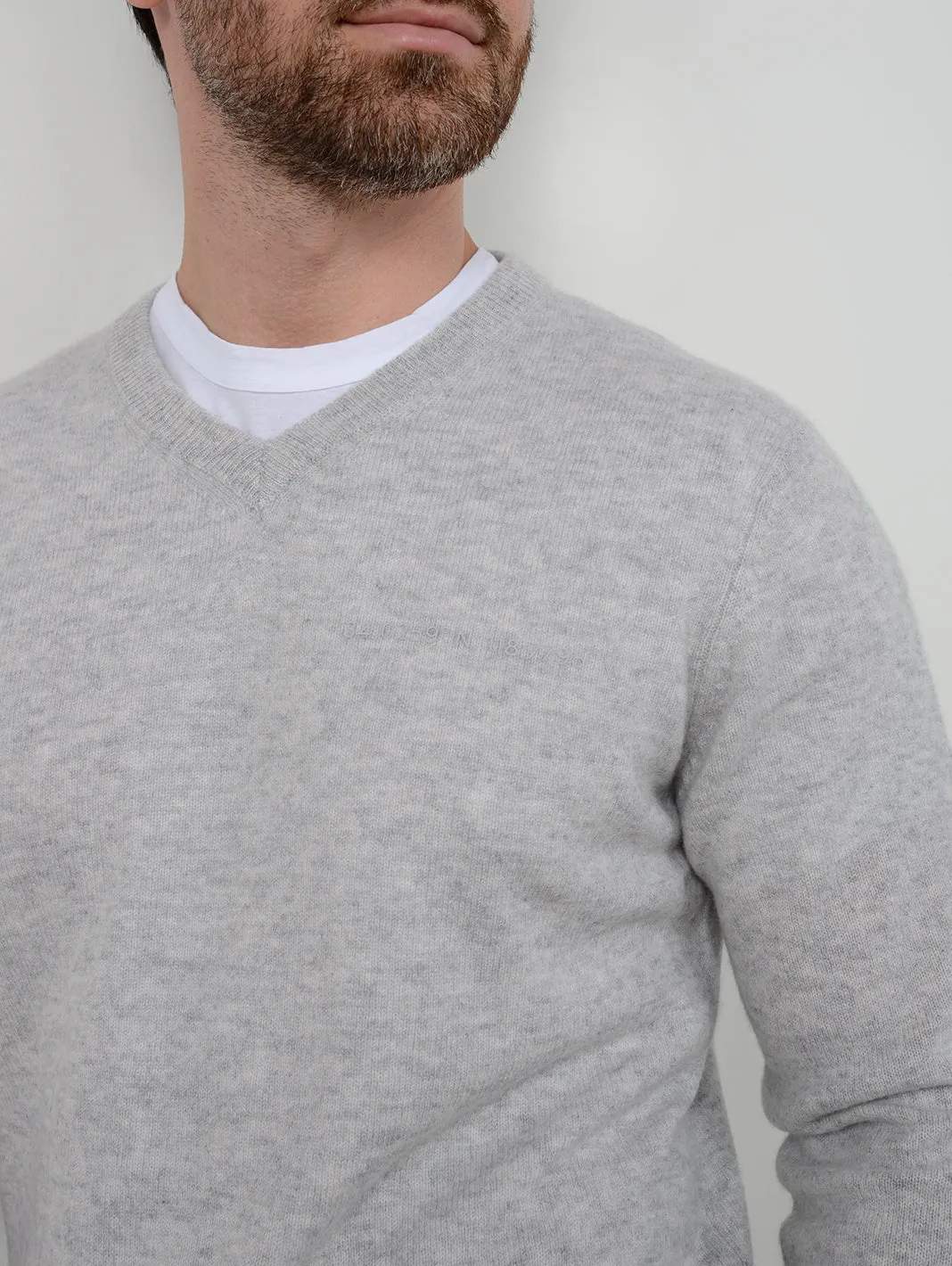Nicholas Men's Cashmere V Neck