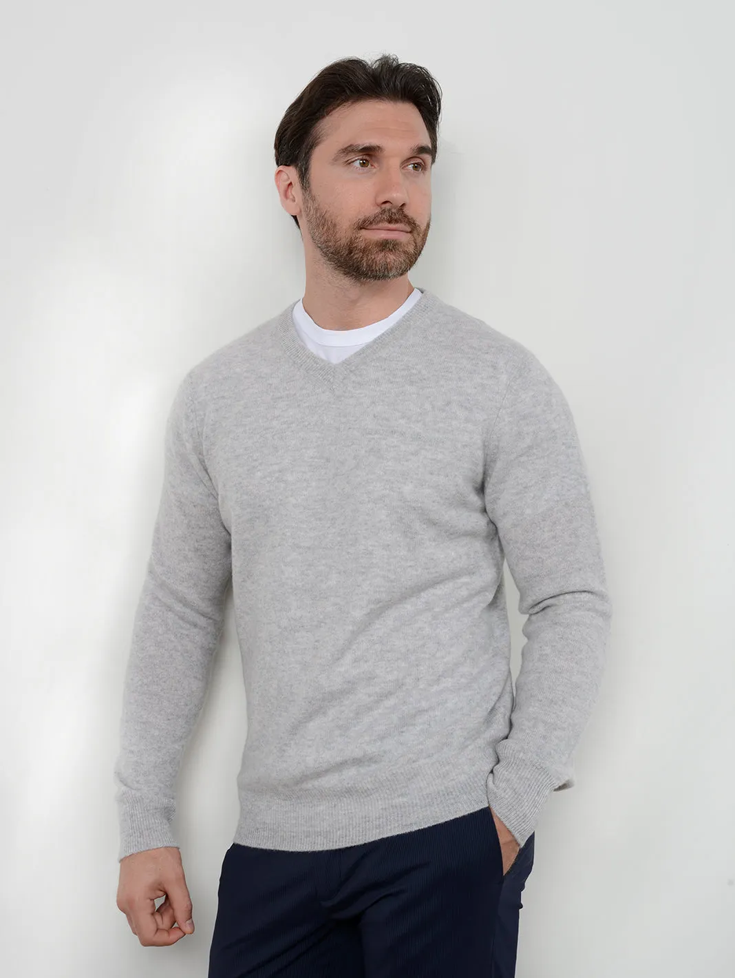 Nicholas Men's Cashmere V Neck