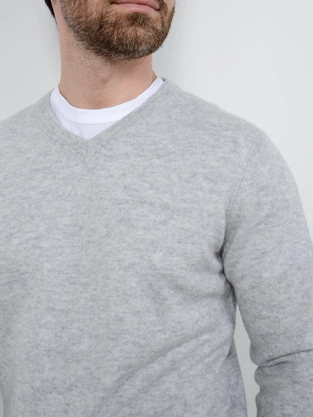 Nicholas Men's Cashmere V Neck