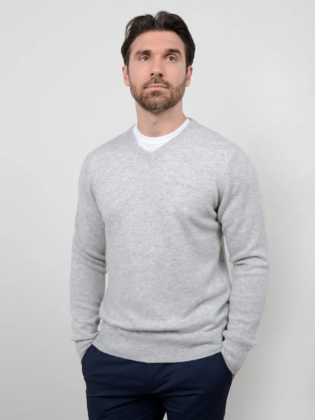 Nicholas Men's Cashmere V Neck