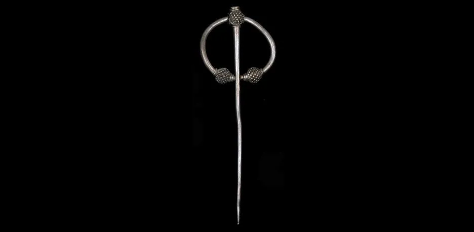 Penannular Brooch with Thistle Terminals