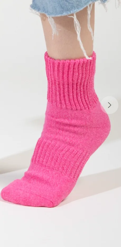 RIBBED SOLID QUARTER SPORTY SOCKS