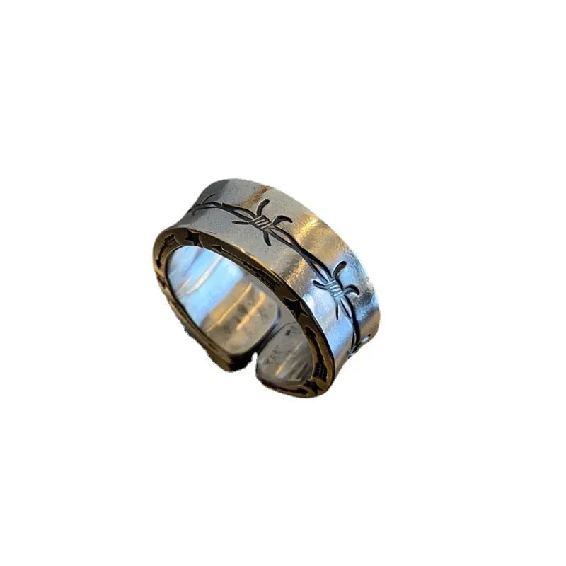 Ring Band with Barb Wire and Thorn pattern