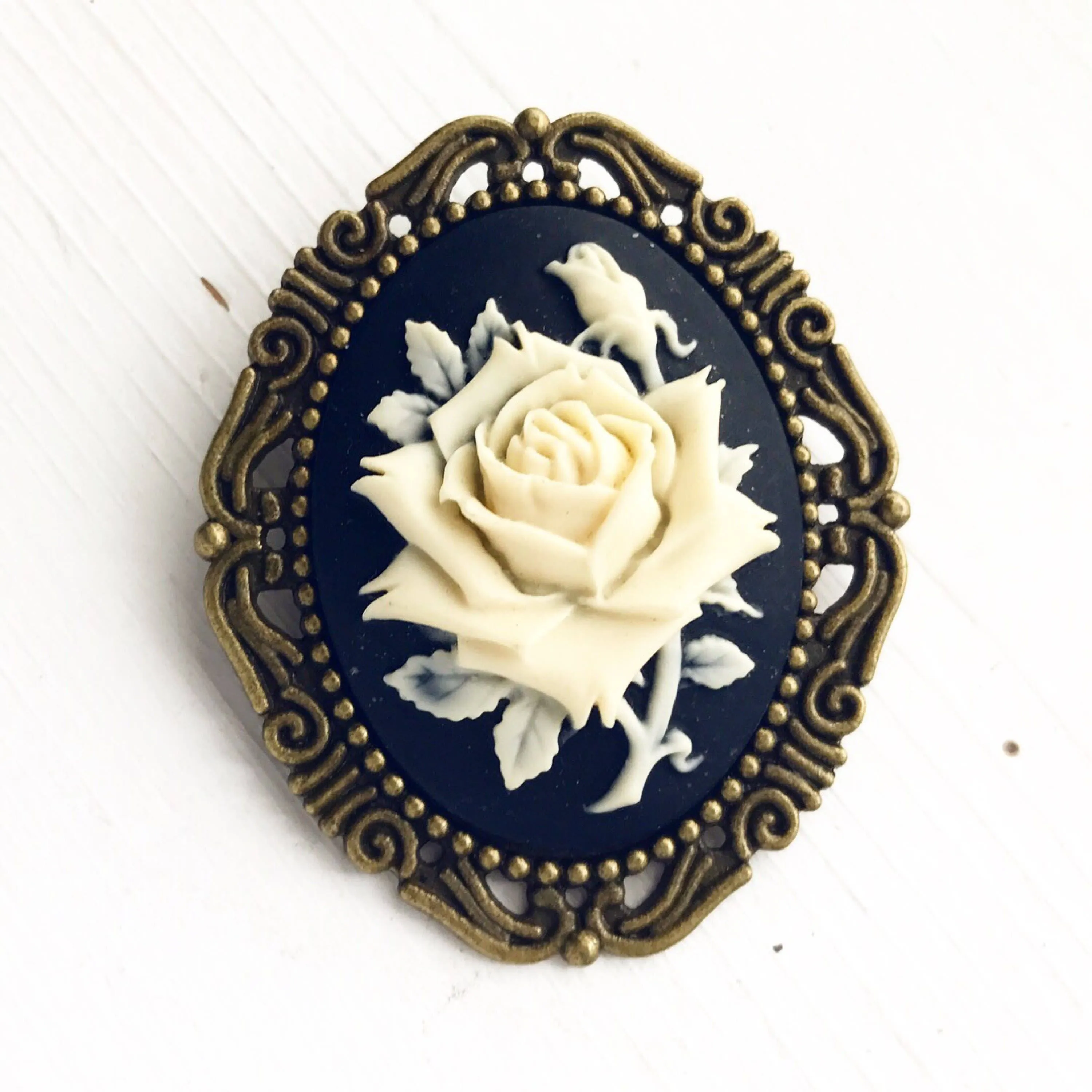 Rose Cameo Brooch in Bronze - Large Size