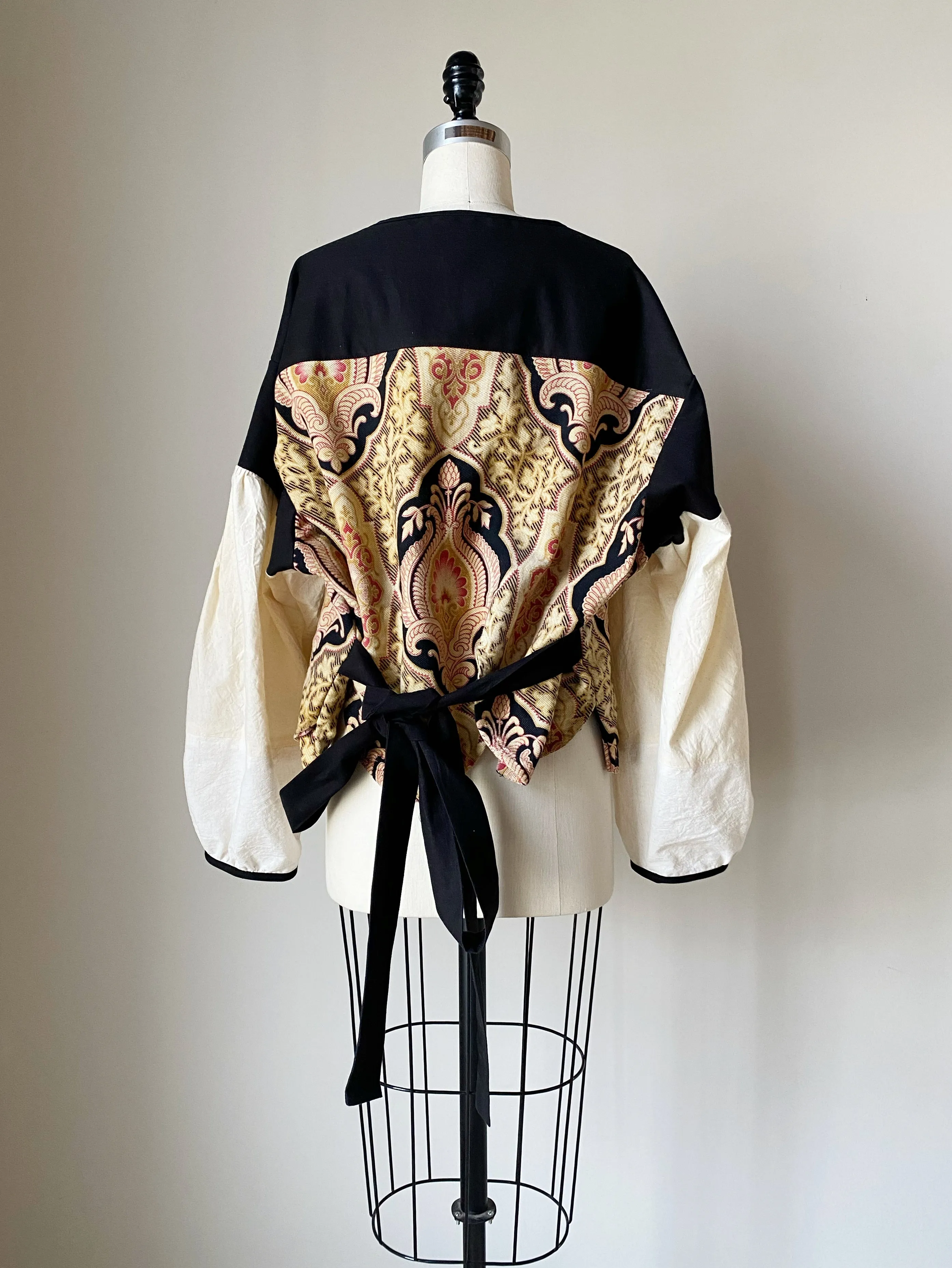 scallop edge top with ties