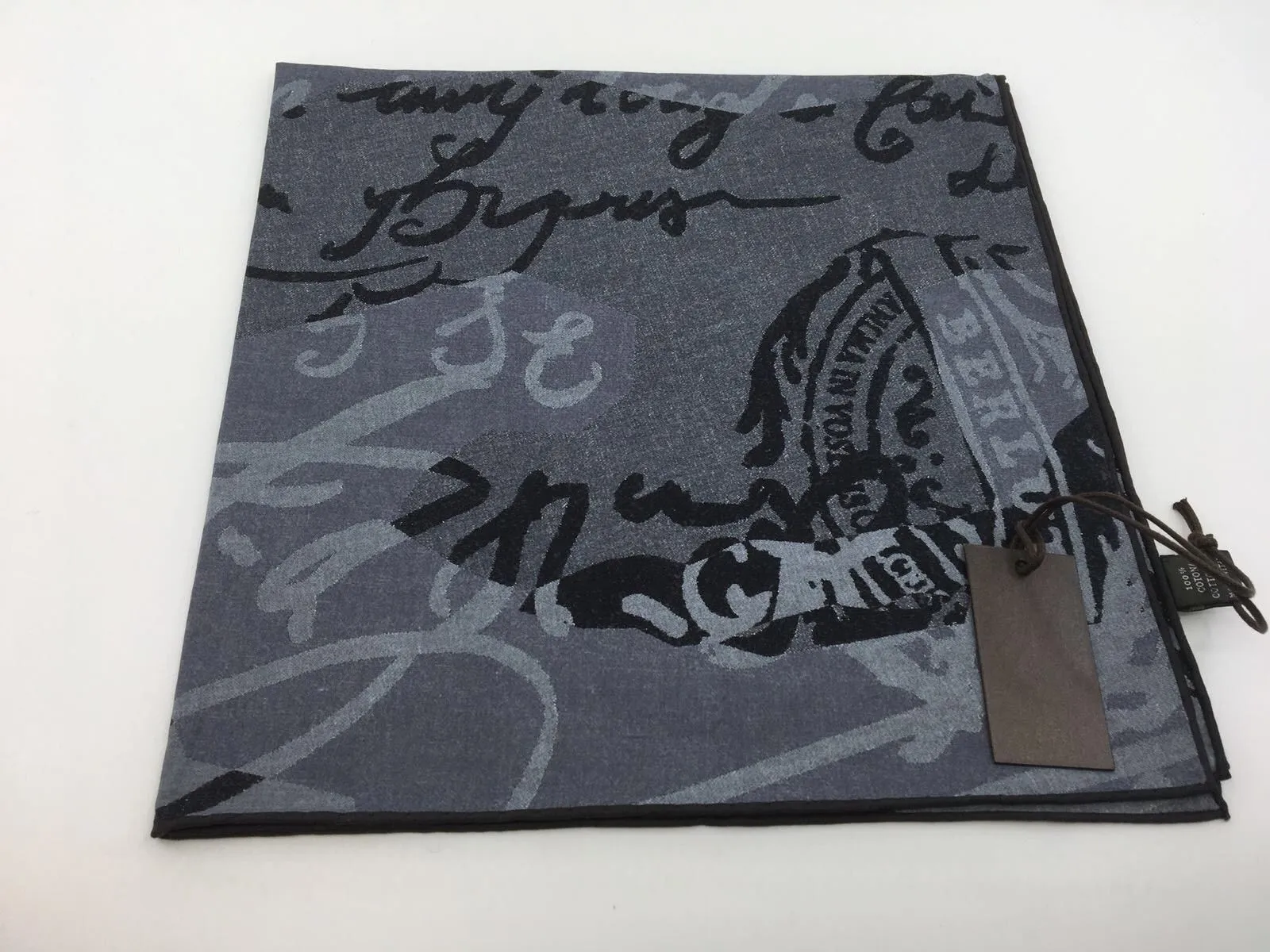 Scritto Hankerchief