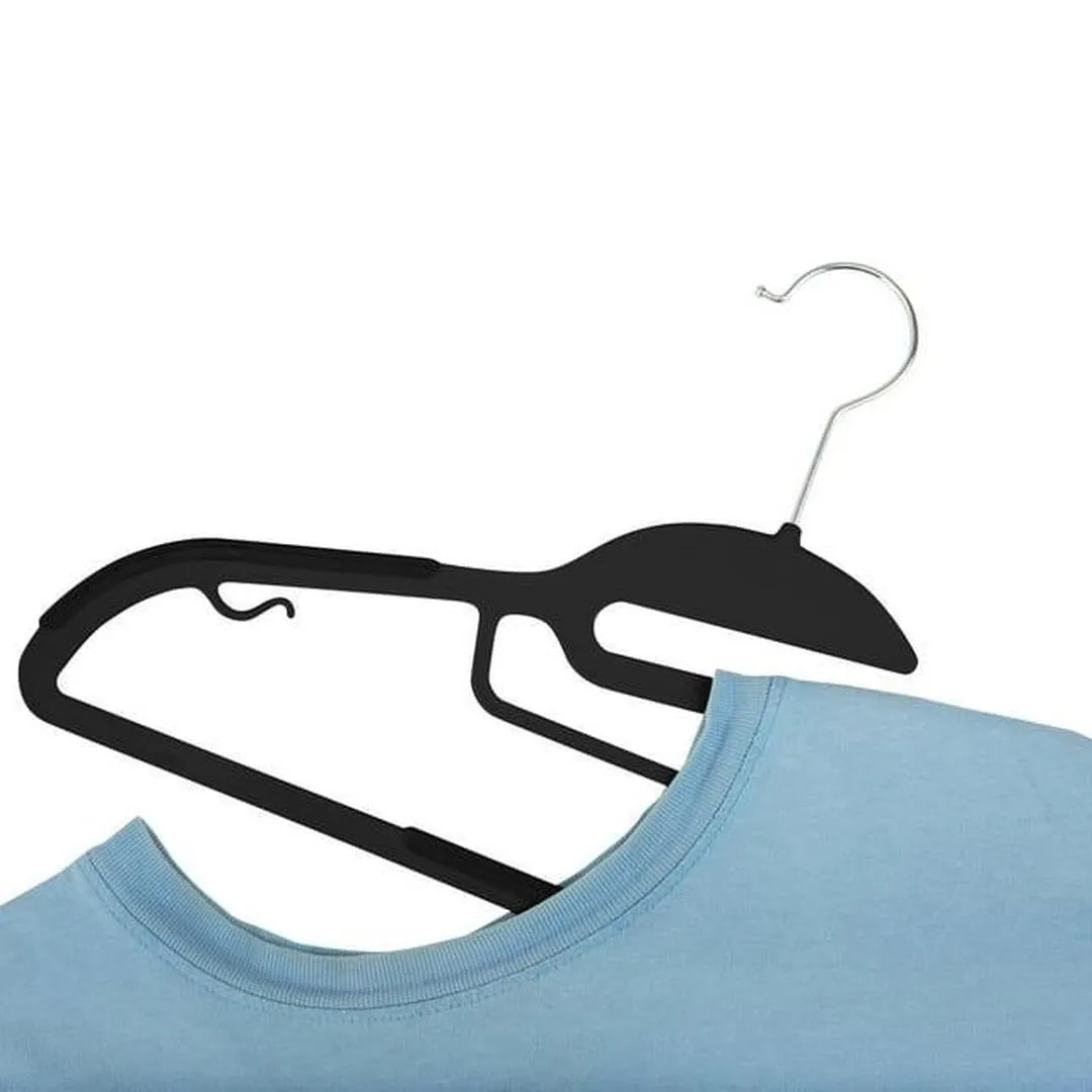 Simplify 8 Pack S-Shape Non Slip Plastic Shirt Hanger with Tie Bar in Black