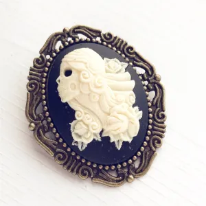 Skull Cameo Brooch - Bronze / Large Size
