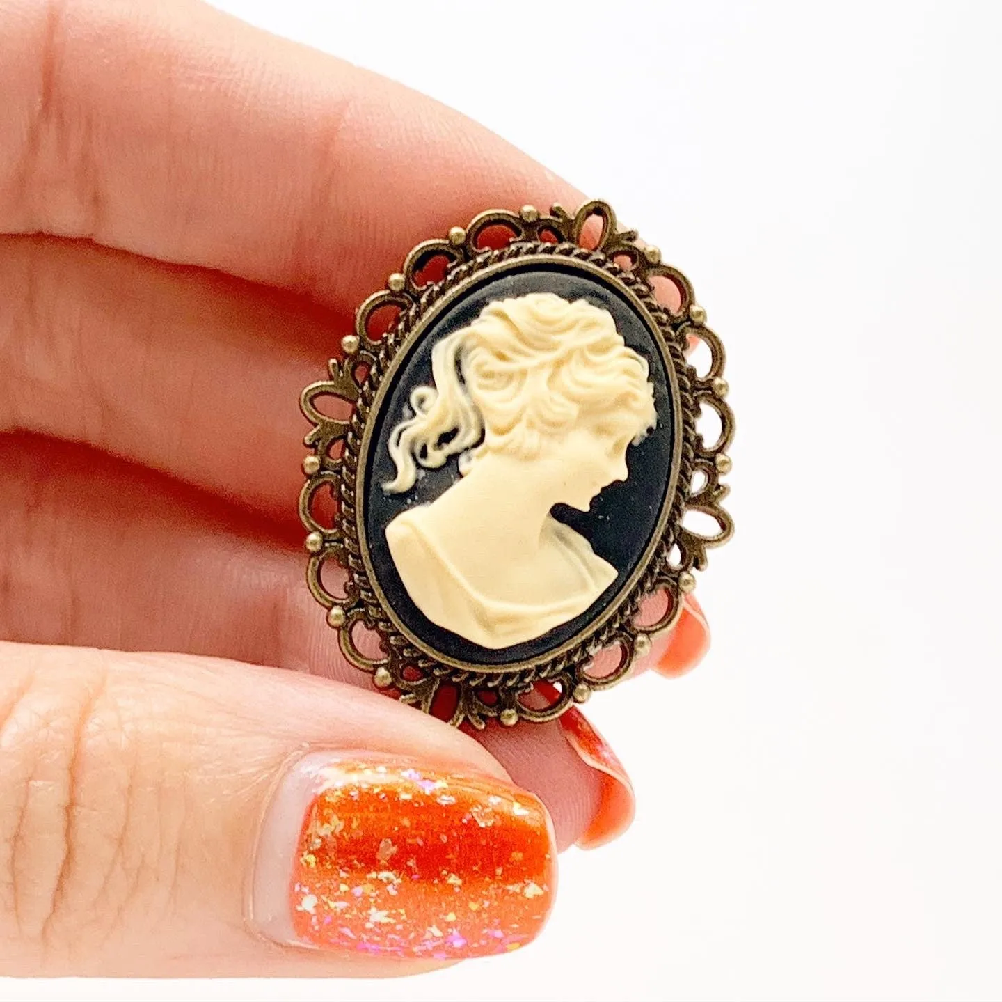 Woman Cameo Brooch in Antique Bronze Medium Size