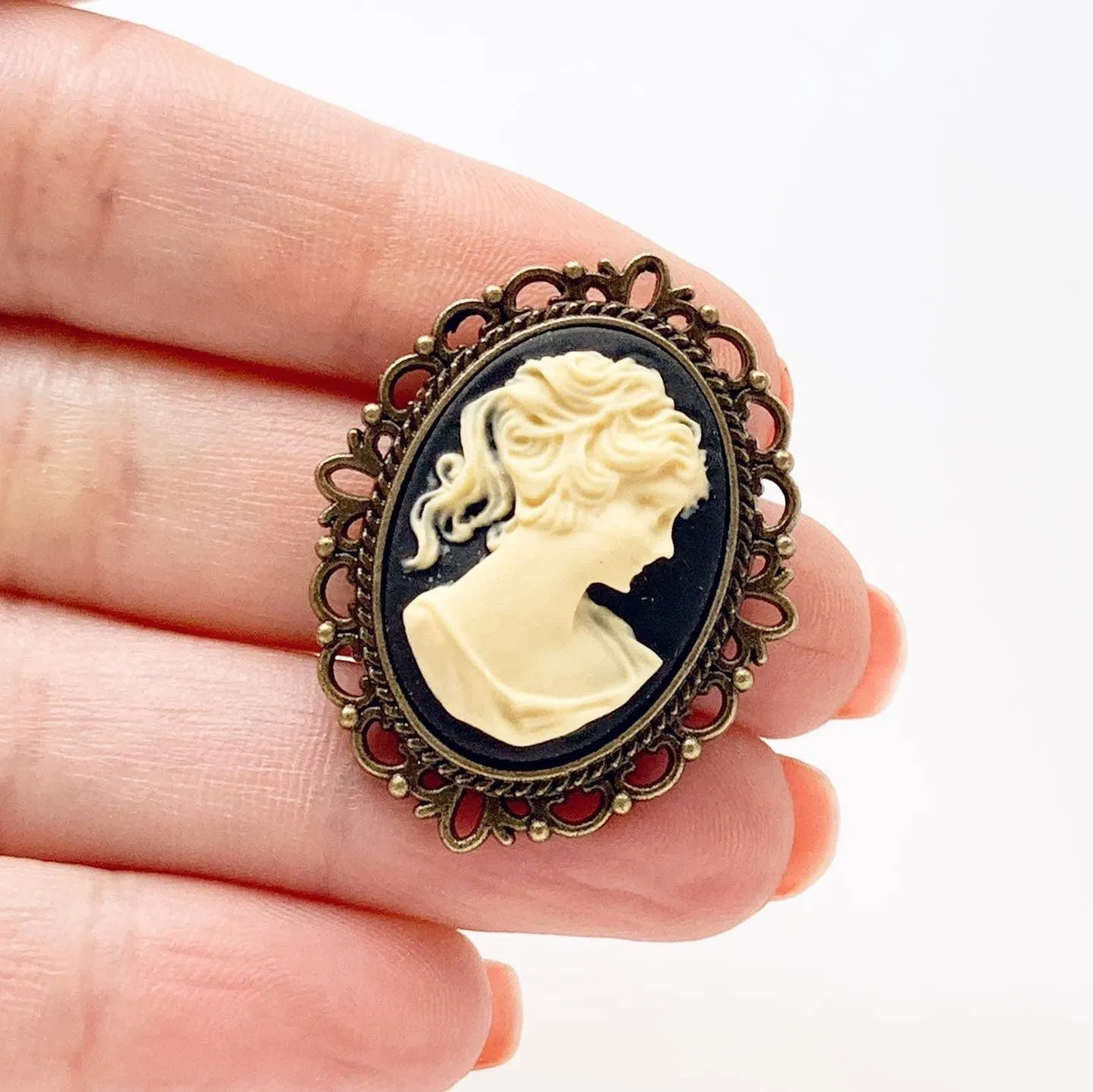 Woman Cameo Brooch in Antique Bronze Medium Size